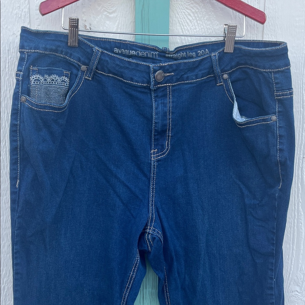 Avenue Denim straight leg 20A Jeans